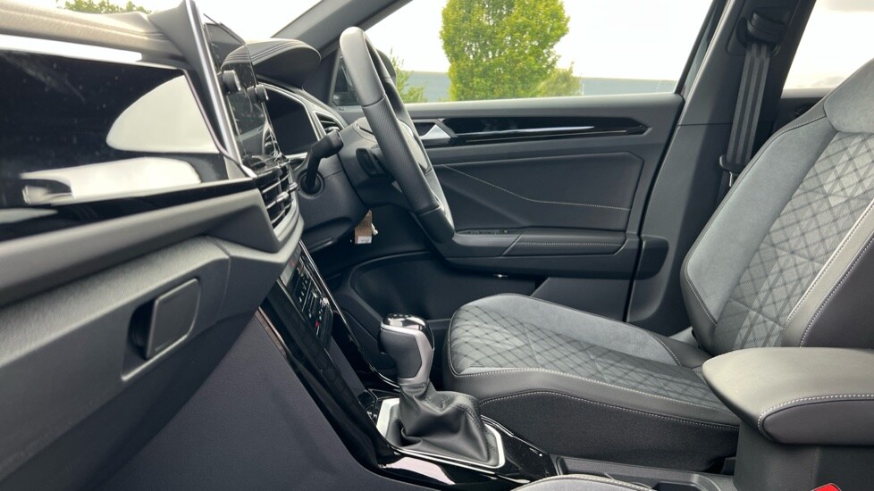 Used Volkswagen T-Roc 2025 for sale - 75829129: Photo 28