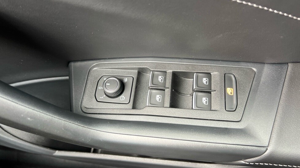 Used Volkswagen T-Roc 2025 for sale - 75829129: Photo 37