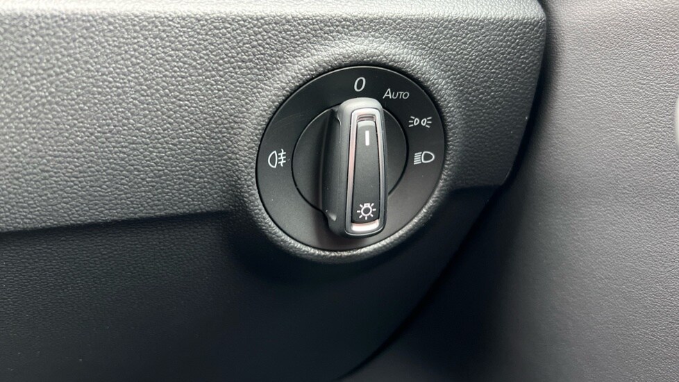 Used Volkswagen T-Roc 2025 for sale - 75829129: Photo 41