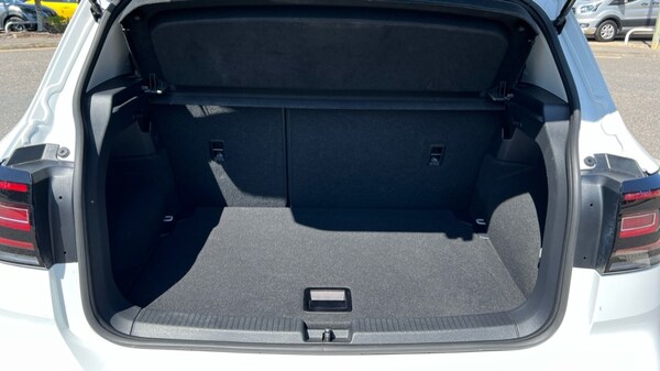 Used Volkswagen T-Cross 2022 for sale - 76112389: Photo 16