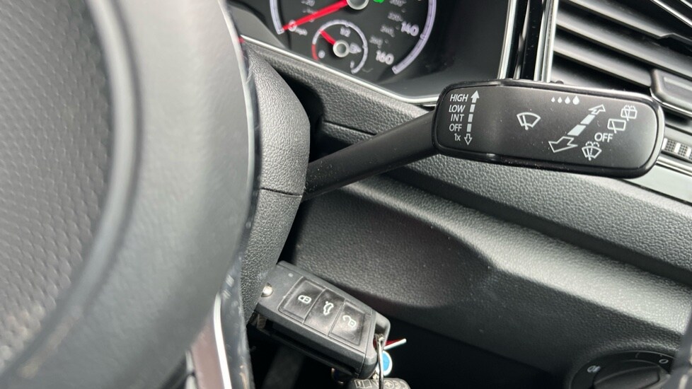 Used Volkswagen T-Roc 2021 for sale - 76475056: Photo 32