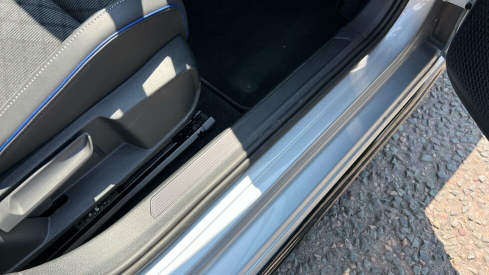 Used Volkswagen Golf 2024 for sale - 76563693: Photo 39