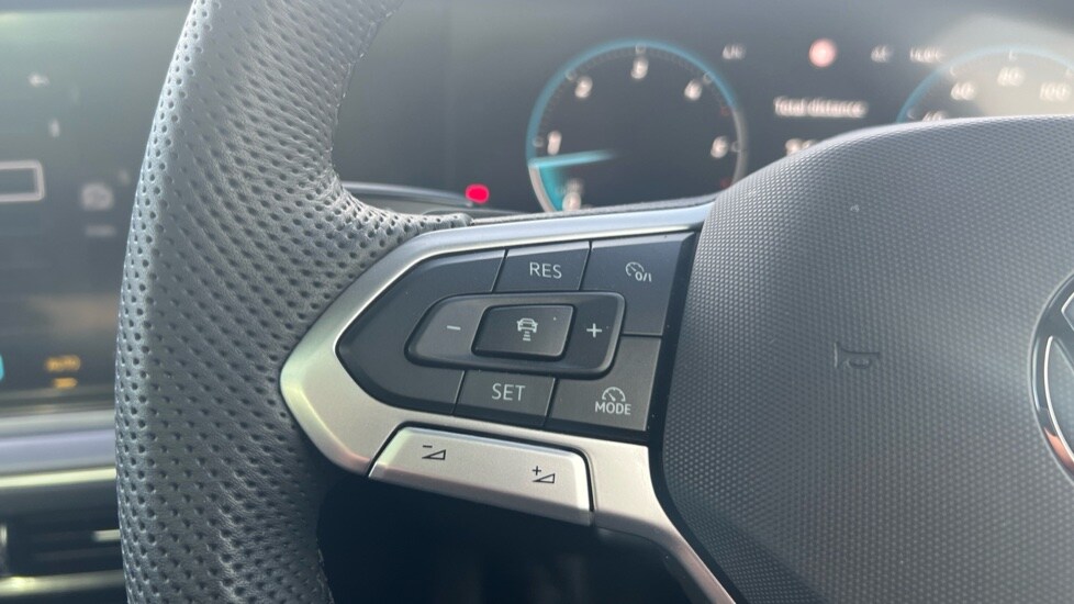 Used Volkswagen Touareg 2025 for sale - 76086523: Photo 31