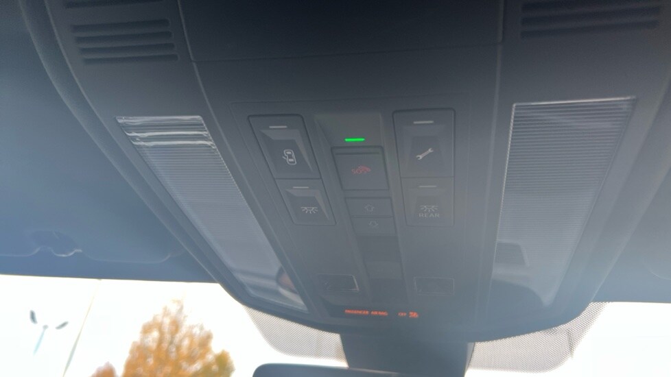 Used Volkswagen Touareg 2025 for sale - 76086523: Photo 38