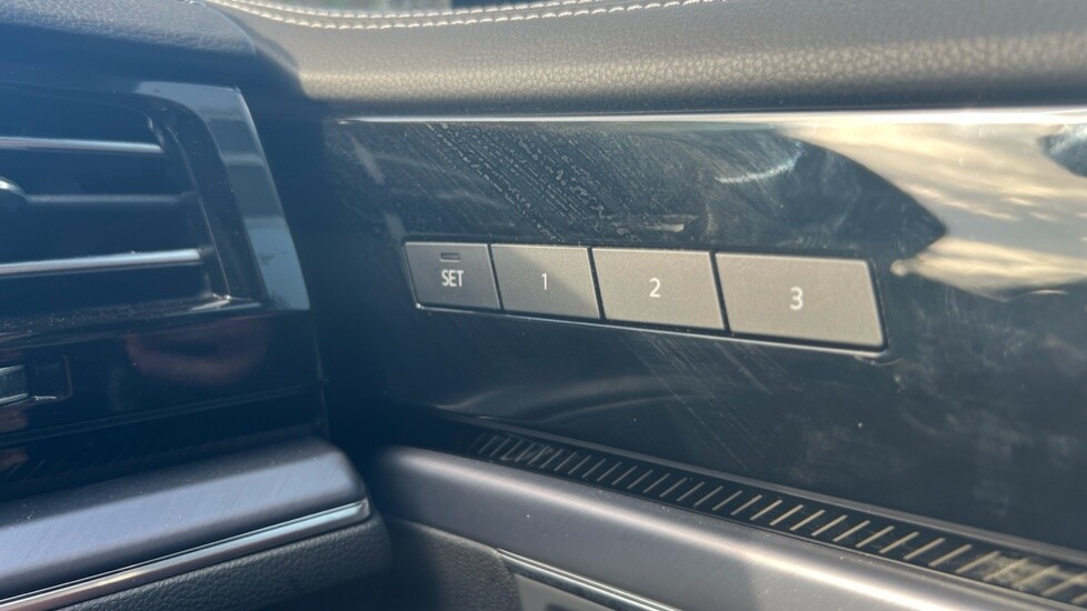 Used Volkswagen Touareg 2025 for sale - 76086523: Photo 48