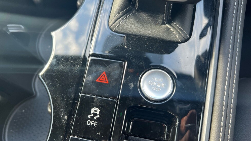 Used Volkswagen Touareg 2025 for sale - 76086523: Photo 50