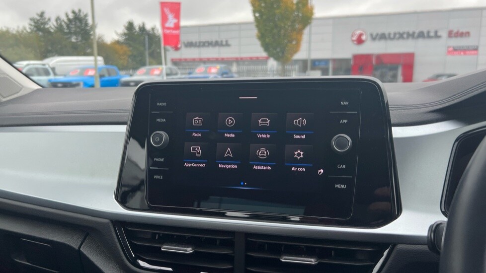 Used Volkswagen T-Roc 2024 for sale - 76297368: Photo 13