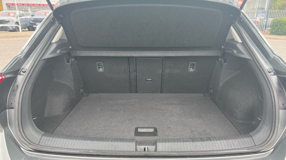 Used Volkswagen T-Roc 2024 for sale - 76297368: Photo 16