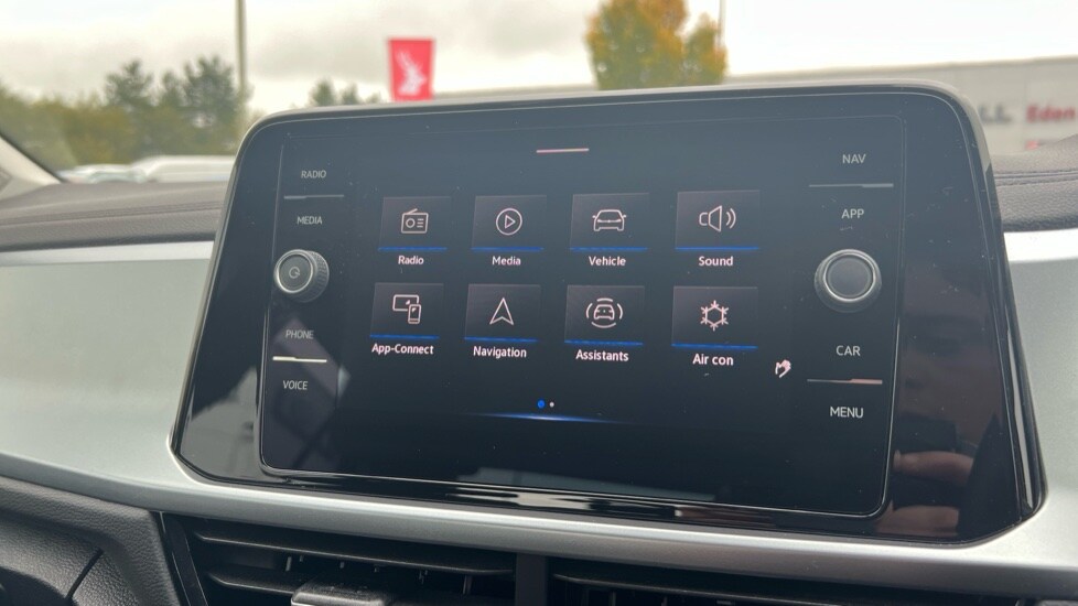 Used Volkswagen T-Roc 2024 for sale - 76297368: Photo 21