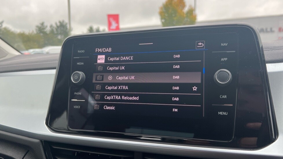 Used Volkswagen T-Roc 2024 for sale - 76297368: Photo 25