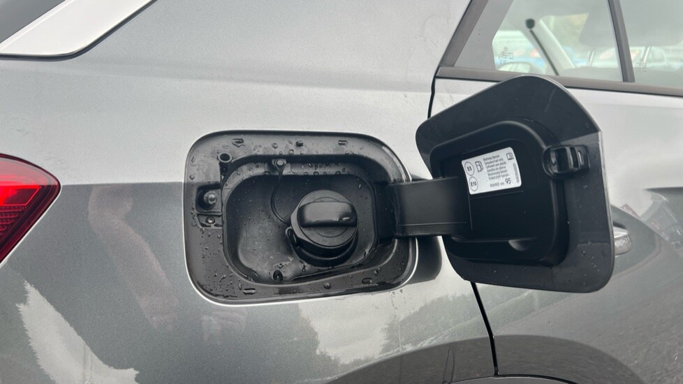 Used Volkswagen T-Roc 2024 for sale - 76297368: Photo 29