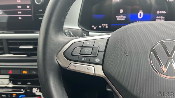 Used Volkswagen T-Roc 2024 for sale - 76297368: Photo 31