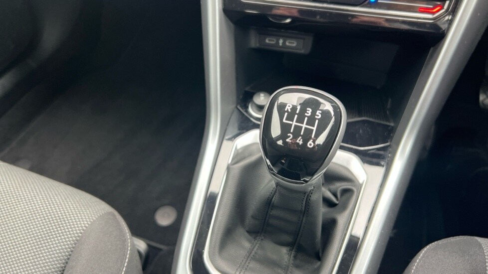 Used Volkswagen T-Roc 2024 for sale - 76297368: Photo 36