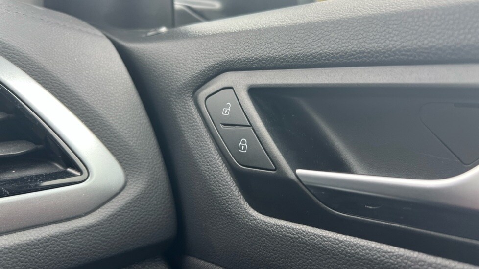 Used Volkswagen T-Roc 2024 for sale - 76297368: Photo 46