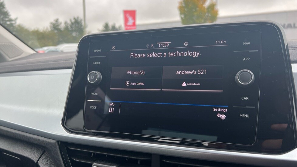 Used Volkswagen T-Roc 2024 for sale - 76297368: Photo 49