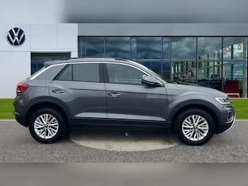 Used Volkswagen T-Roc 2024 for sale - 76297368: Photo 4