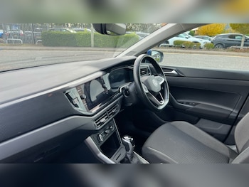 Used Volkswagen Polo 2023 for sale - 76552390: Photo