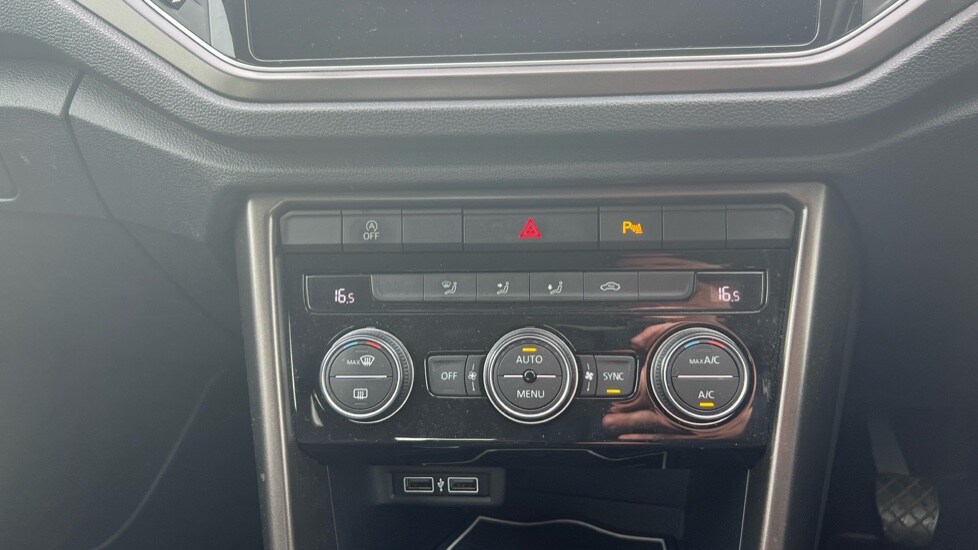 Used Volkswagen T-Roc 2018 for sale - 76552506: Photo 34