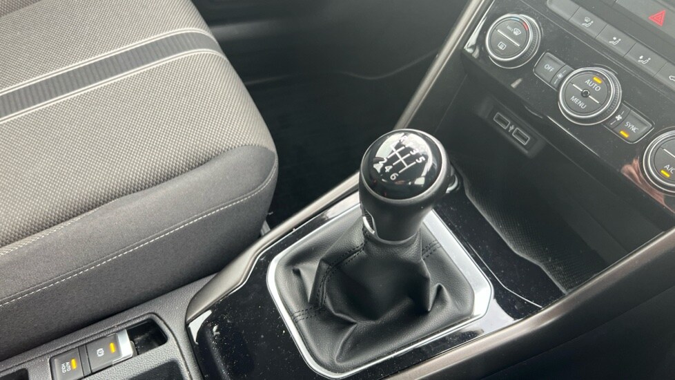 Used Volkswagen T-Roc 2018 for sale - 76552506: Photo 36