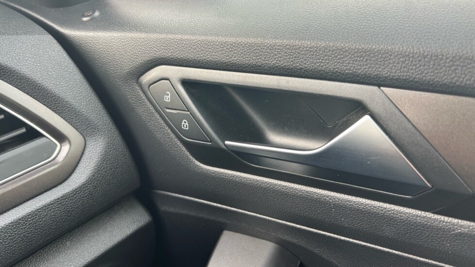 Used Volkswagen T-Roc 2018 for sale - 76552506: Photo 44