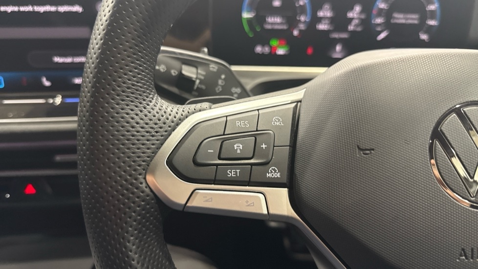 Used Volkswagen Tiguan 2022 for sale - 76872923: Photo 31