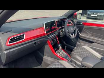 Used Volkswagen T-Roc 2023 for sale - 74832241: Photo
