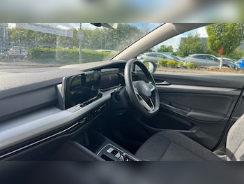 Used Volkswagen Golf 2023 for sale - 75966927: Photo 2