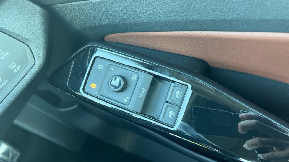 Used Volkswagen ID.4 2021 for sale - 76914864: Photo 37