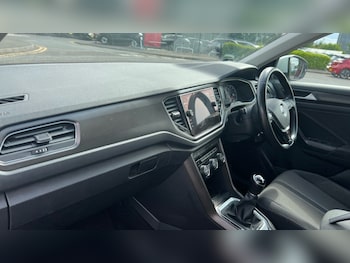 Used Volkswagen T-Roc 2020 for sale - 75526829: Photo
