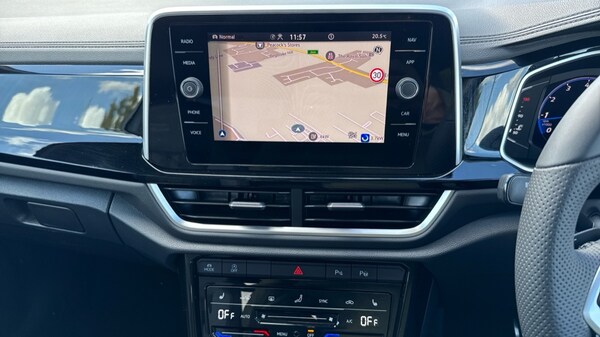 Used Volkswagen T-Roc 2025 for sale - 75829131: Photo 13