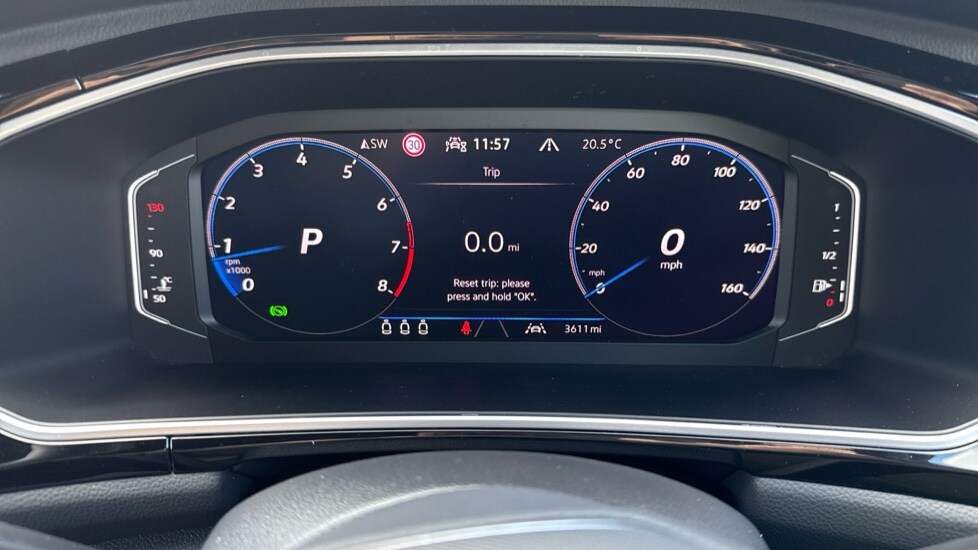 Used Volkswagen T-Roc 2025 for sale - 75829131: Photo 14