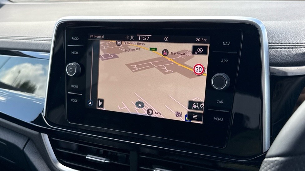 Used Volkswagen T-Roc 2025 for sale - 75829131: Photo 21