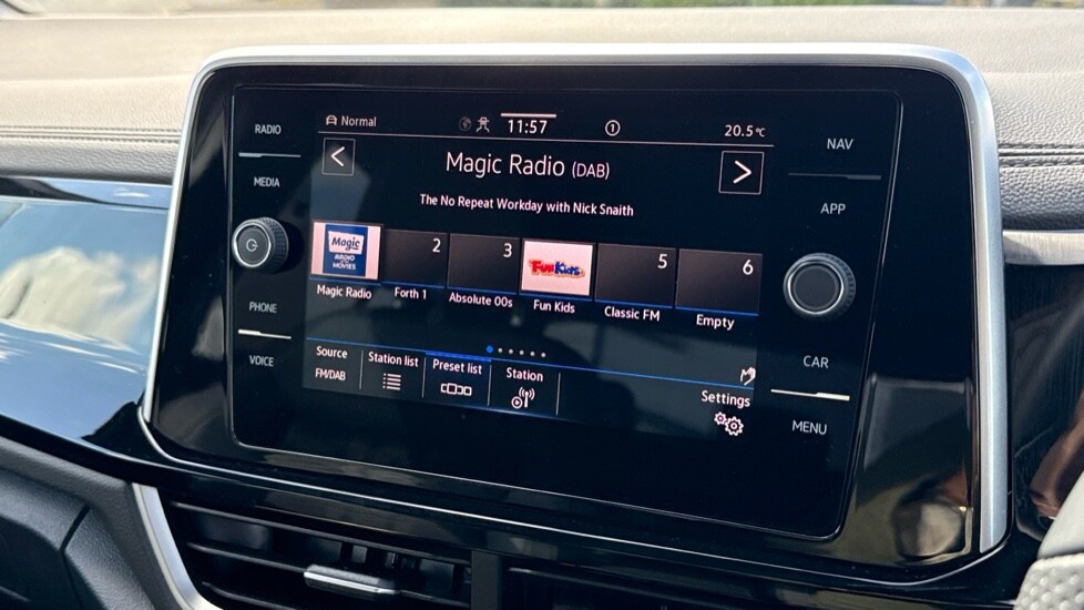 Used Volkswagen T-Roc 2025 for sale - 75829131: Photo 22