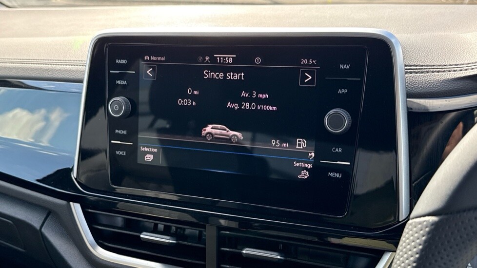 Used Volkswagen T-Roc 2025 for sale - 75829131: Photo 23