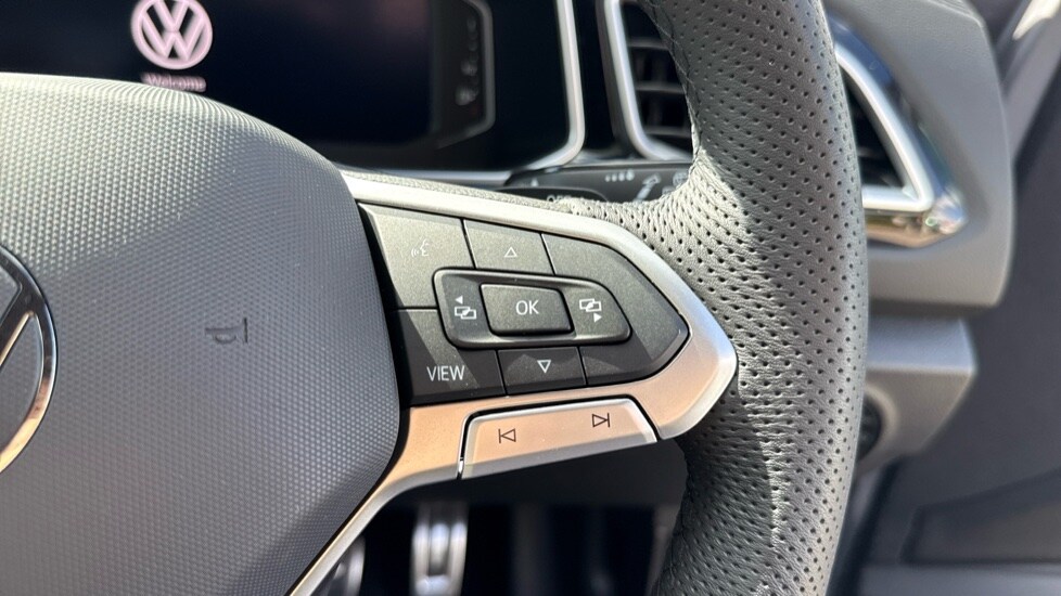 Used Volkswagen T-Roc 2025 for sale - 75829131: Photo 30