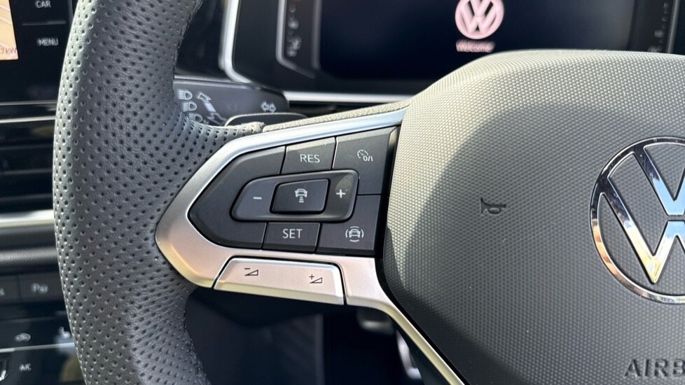 Used Volkswagen T-Roc 2025 for sale - 75829131: Photo 31