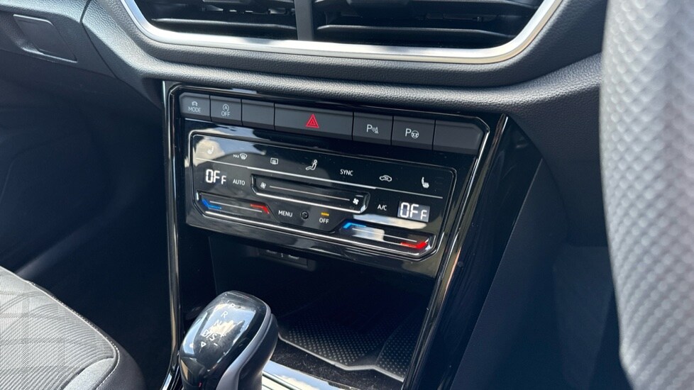 Used Volkswagen T-Roc 2025 for sale - 75829131: Photo 34