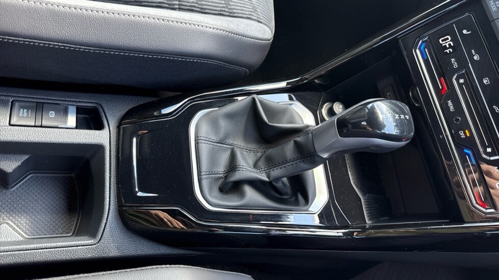 Used Volkswagen T-Roc 2025 for sale - 75829131: Photo 35