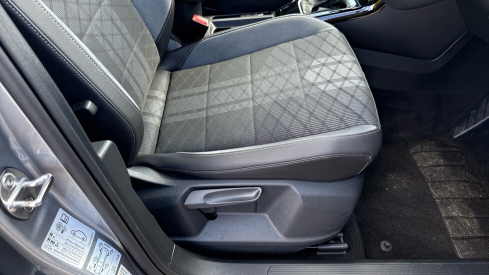 Used Volkswagen T-Roc 2025 for sale - 75829131: Photo 38