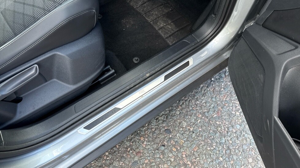 Used Volkswagen T-Roc 2025 for sale - 75829131: Photo 39