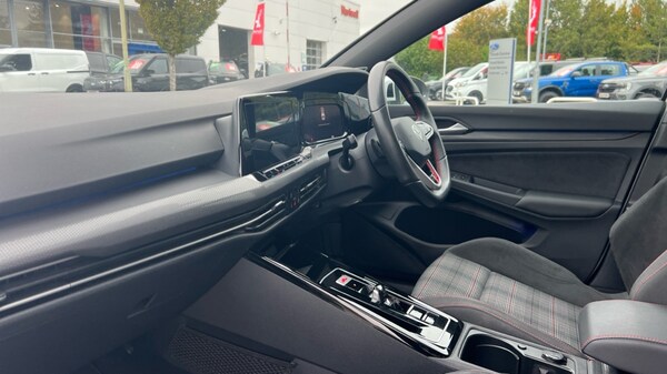 Used Volkswagen Golf 2024 for sale - 76112442: Photo 2