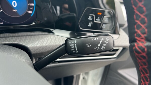 Used Volkswagen Golf 2024 for sale - 76112442: Photo 32