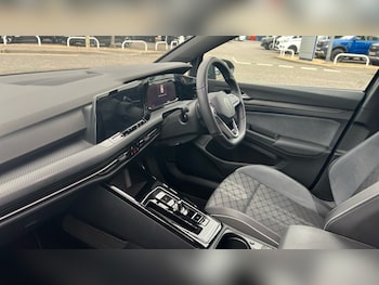 Used Volkswagen Golf 2024 for sale - 76168899: Photo 2