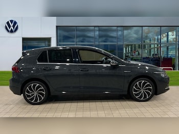 Used Volkswagen Golf 2023 for sale - 76609680: Photo