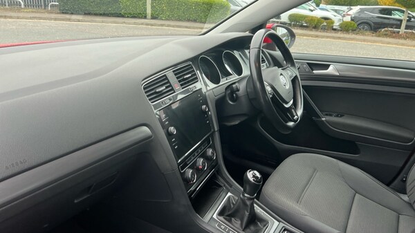 Used Volkswagen Golf 2017 for sale - 76145963: Photo 2