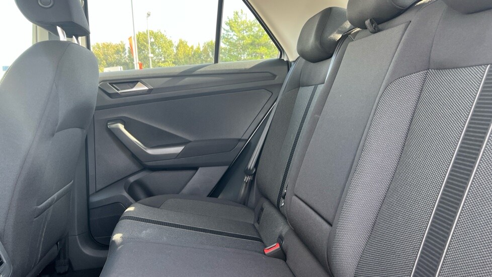 Used Volkswagen T-Roc 2025 for sale - 76501543: Photo 15