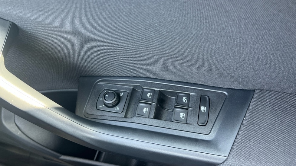 Used Volkswagen T-Roc 2025 for sale - 76501543: Photo 37