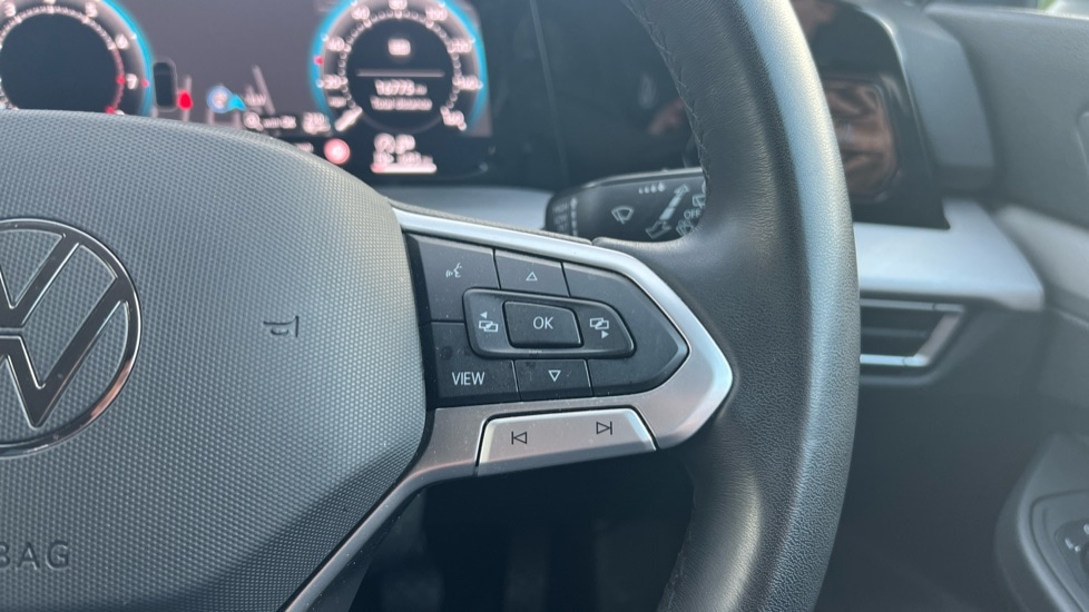 Used Volkswagen Golf 2024 for sale - 76851235: Photo 30