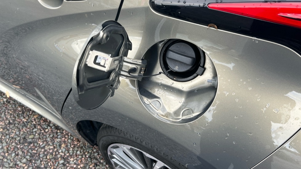 Used Toyota Yaris 2023 for sale - 75758866: Photo 21