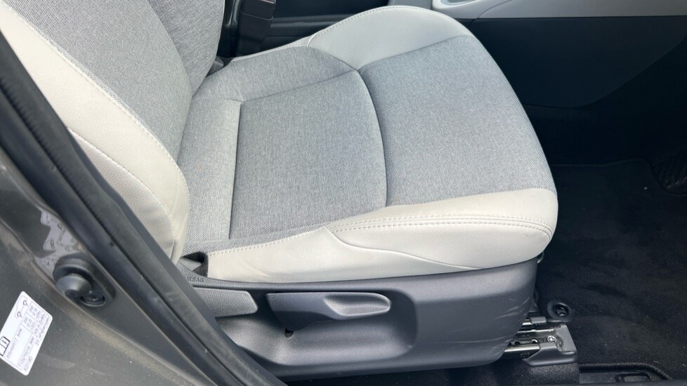 Used Toyota Yaris 2023 for sale - 75758866: Photo 31
